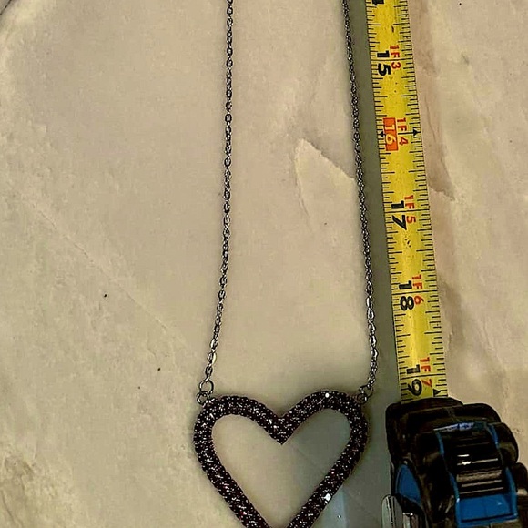 Elegant Heart-Shaped Necklace in Red 19in silver chain - Picture 2 of 3